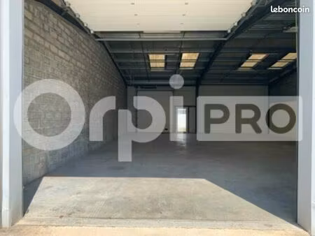 local d'activité 200 m²