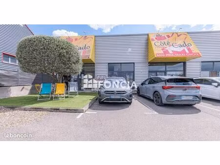 local commercial 400 m²