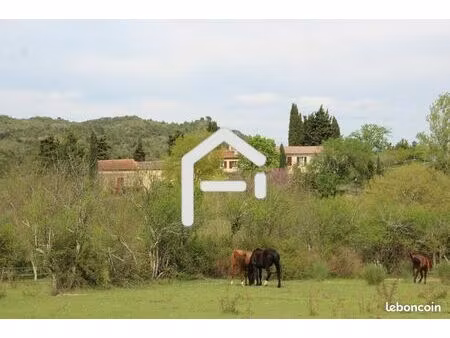 terrain 11 pièces 305 m²