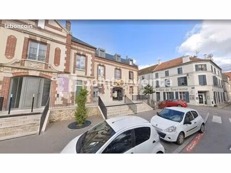 commerce habillement/textile 173 m²