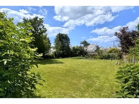 terrain de 700m2-piscinable-constructibilité jusqu'à 250m2-proche commerces et port a pied