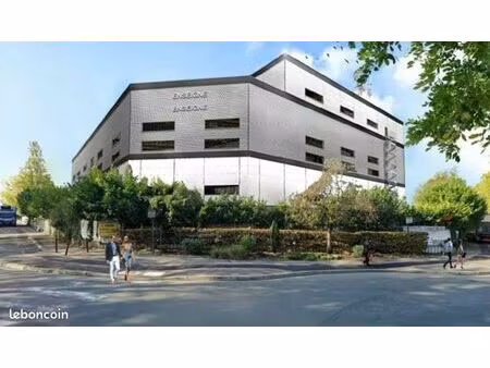 local industriel 1 050 m²