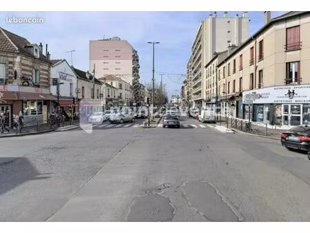 commerce 67 m²