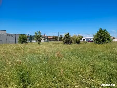 terrain 784m2 lavaur