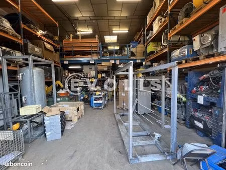 local d'activité 475 m²