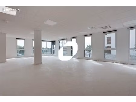 bureau 427 m²