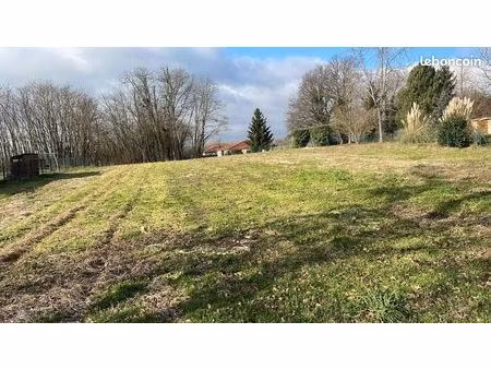 terrain constructible de 1 219 m2