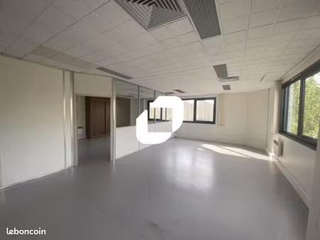 bureau 170 m²