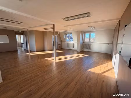 bureaux ou commerce + stockage