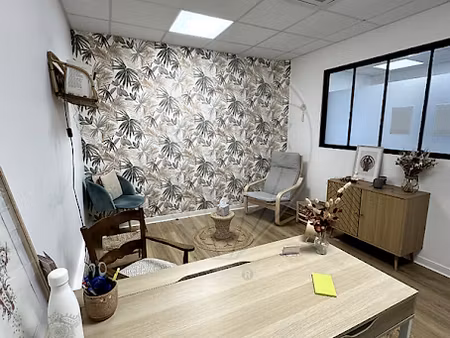 location locaux professionnels 1 pièce 12 m² à cadaujac (33140)  500 €