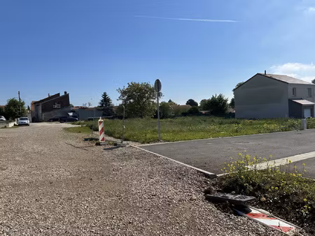 terrain plat   viabilisé à vernéville