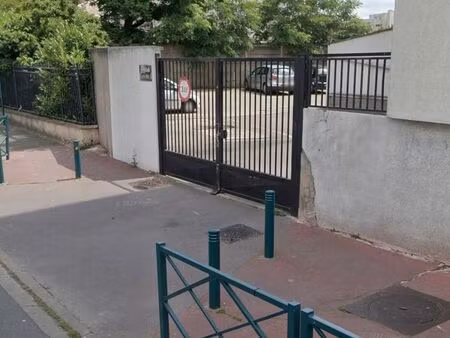 place de parking à louer