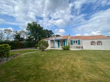 vente maison à sainte-flaive-des-loups (85150) : à vendre / 156m² sainte-flaive-des-loups