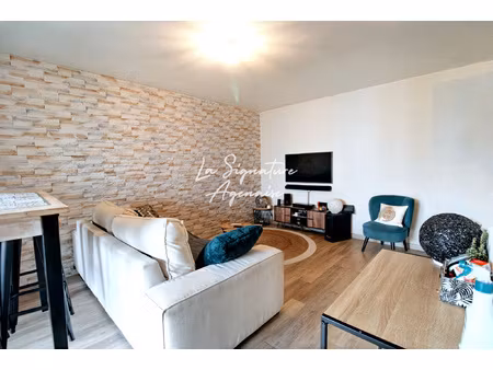 appartement t3 avec terrasse  dernier étage avec ascensseur