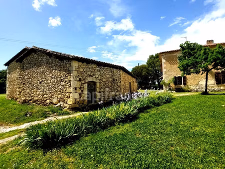 maison de campagne avec 5 dépendances à restaurer à vendre  à proximité de saint-clar (32)