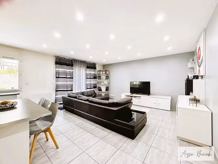 reventin-vaugris maison 3 chambres + bureau avec piscine et panneaux photovoltaïques