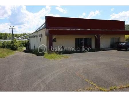 local commercial de 1 039 m² à le lardin-saint-lazare