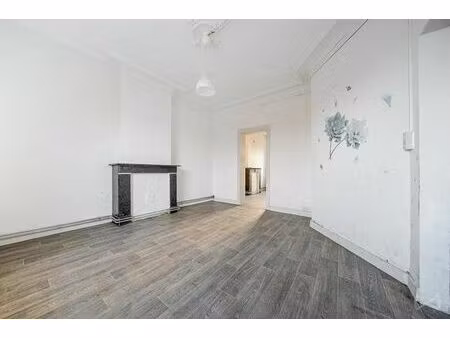 immeuble de rapport 3 appartemens / 2 rdc commerciaux à lièg