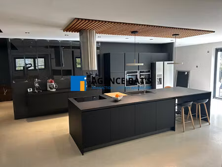 appartement fraisses 7 pièce(s) 247 m2