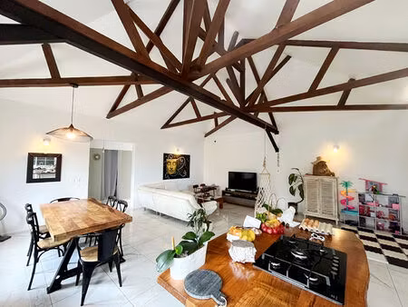 maison de plain-pied entièrement rénovée  en plein coeur de trois-bassins