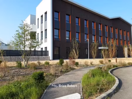 a vendre ou à louer - cap & co - bureaux avec prestations de qualité - montluel