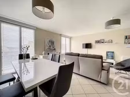 vente appartement 3 pièces à larmor-baden (56870) : à vendre 3 pièces / 68m² larmor-baden