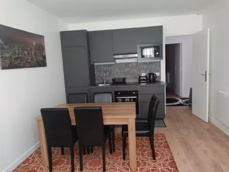 location meublée appartement 3 pièces 47 m² à vincennes (94300)  2 000 €