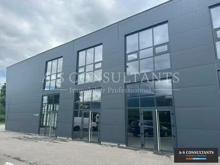 location commerce 2315 m² à chignin (73800)