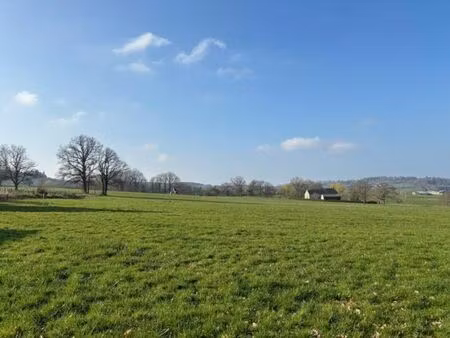 très belle parcelle de 35 ares en zone d'habitat à erezée