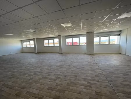location locaux professionnels 158 m² à claira (66530)  2 370 €