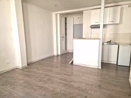 location appartement 1 pièce 29 m² à auxerre (89000)