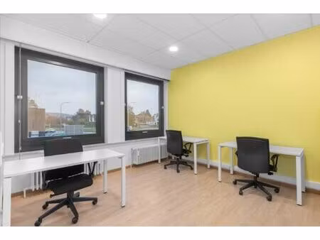 espace de bureau privé pour 3 personnes à regus dilbeek