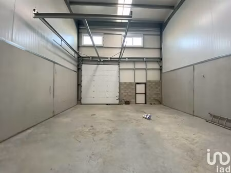 location local d'activités 122 m²