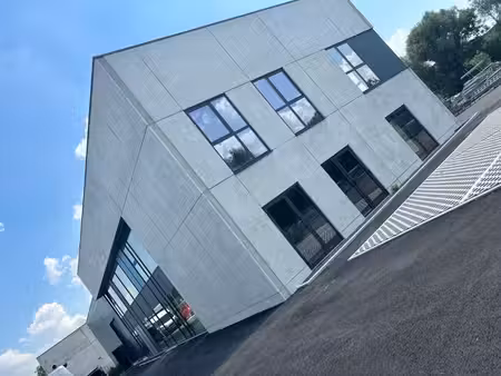 bureaux neufs entièrement aménagés