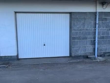 garage fermé à vendre au parc de la sablonnière pavillon 2