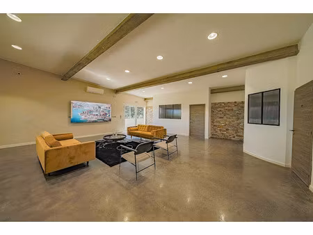 location locaux professionnels 10 m² à biguglia (20620)  385 €