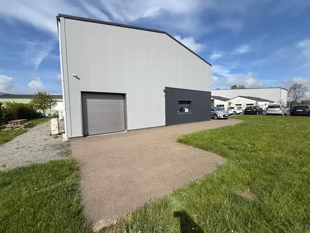 location locaux professionnels 2 pièces 60 m² à tiercé (49125)  795 €