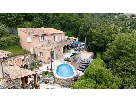 deux maisons individuelles vue dégagée piscine terrain gorbio