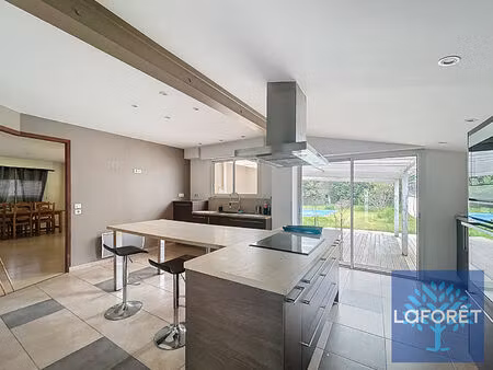 spacieuse maison familiale de 10 pièces avec piscine. quartier st vincent