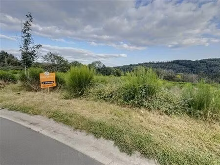 dans cadre verdoyant: belle parcelle à bâtir de 9a 91 ca