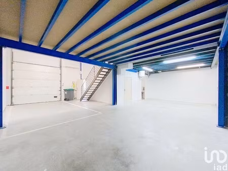 location local d'activités 183 m²