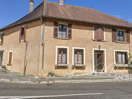maison de caractère avec volumes exceptionnels  ancien commerce du village – entre arc-et-