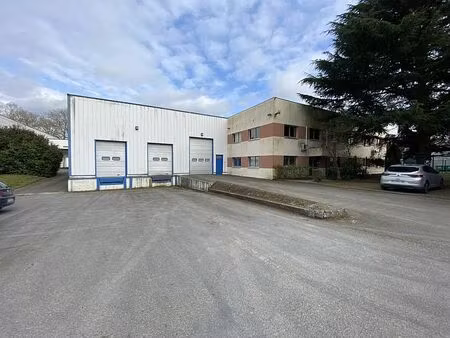 location local d'activités lisses 2 680 m²