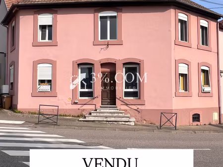 3%.com immeuble au centre de hochfelden f3 + local idéal investisseur