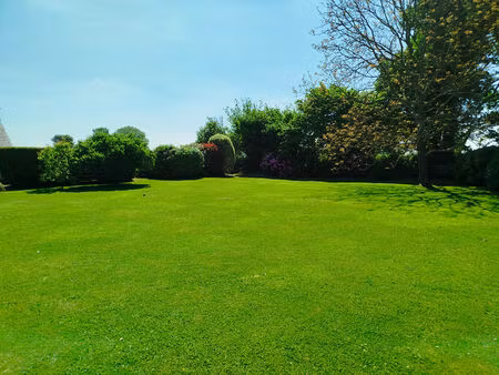 a vendre maison à lampaul guimiliau t9 de 195m²