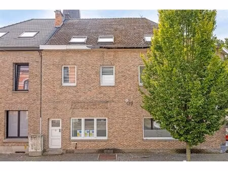 kantoorruimte te koop in het centrum van lennik