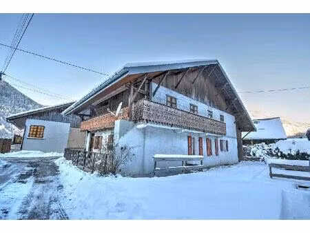 superbe bâtiment de ferme à rénover