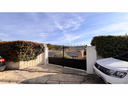 terrain constructible de 1830 m2 à allauch 360m2 au sol