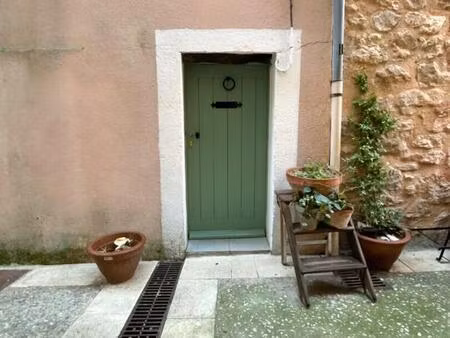 maison de village en pierre au coeur de châteaudouble (83300)