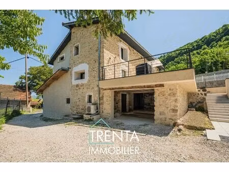 à vendre – maison en pierre rénovée – 195 m² habitables – piscine – saint-quentin-sur-isèr